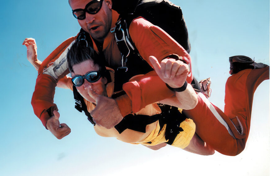 Eye News Volume II Issue 25